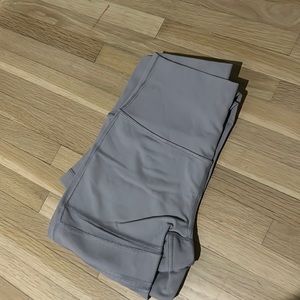 RARE NEVER WORN LULULEMON LEGGINGS